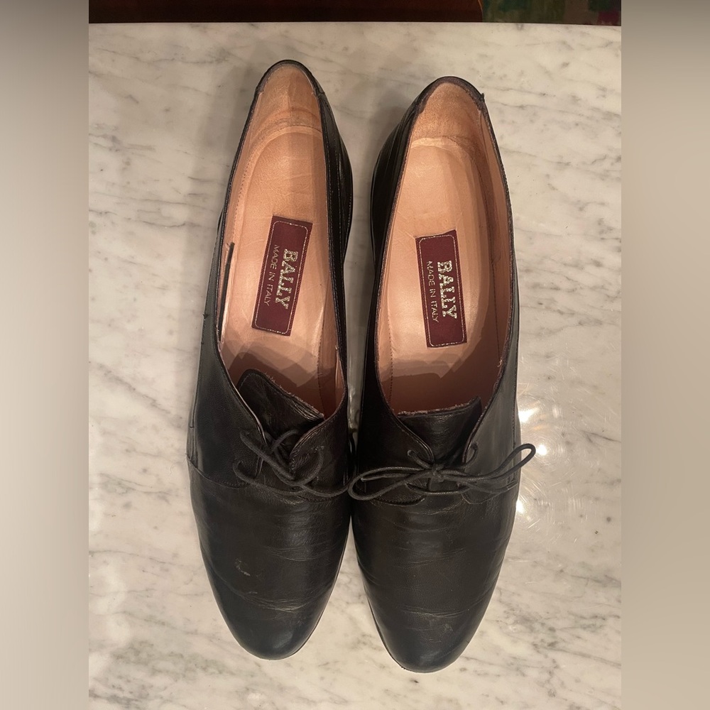 Italian Bally Oxford shoes, size 11.